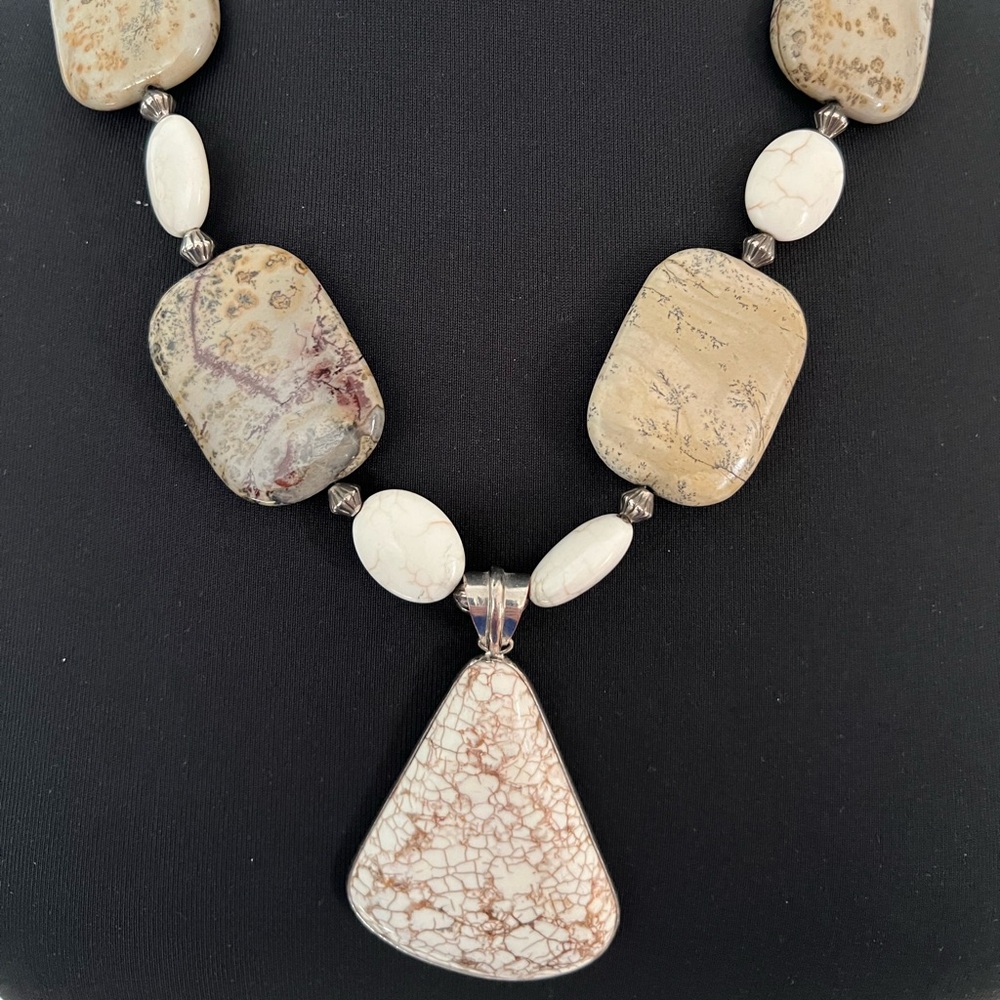 Handmade Jasper and howlite mahogany Neckl